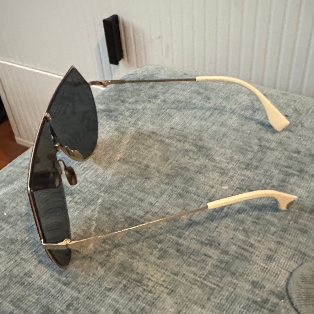 Authentic Fendi Women's Shield Sunglasses - Pink Mirror Lens - Picture 3 of 6